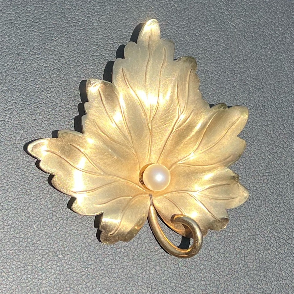 Vintage gold leaf brooch pearl HSB 12KT yellow gold G.F.